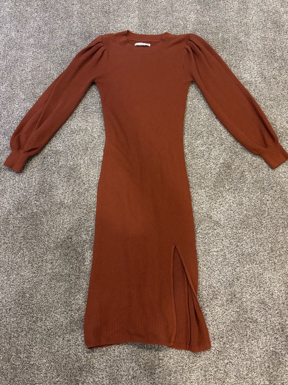 ABERCROMBIE & FITCH Knit Puff Sleeve Long Sleeve Midi Dress in Brown